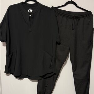 HEALTHPRO & OPTIONS | Women's Scrub Set size Large